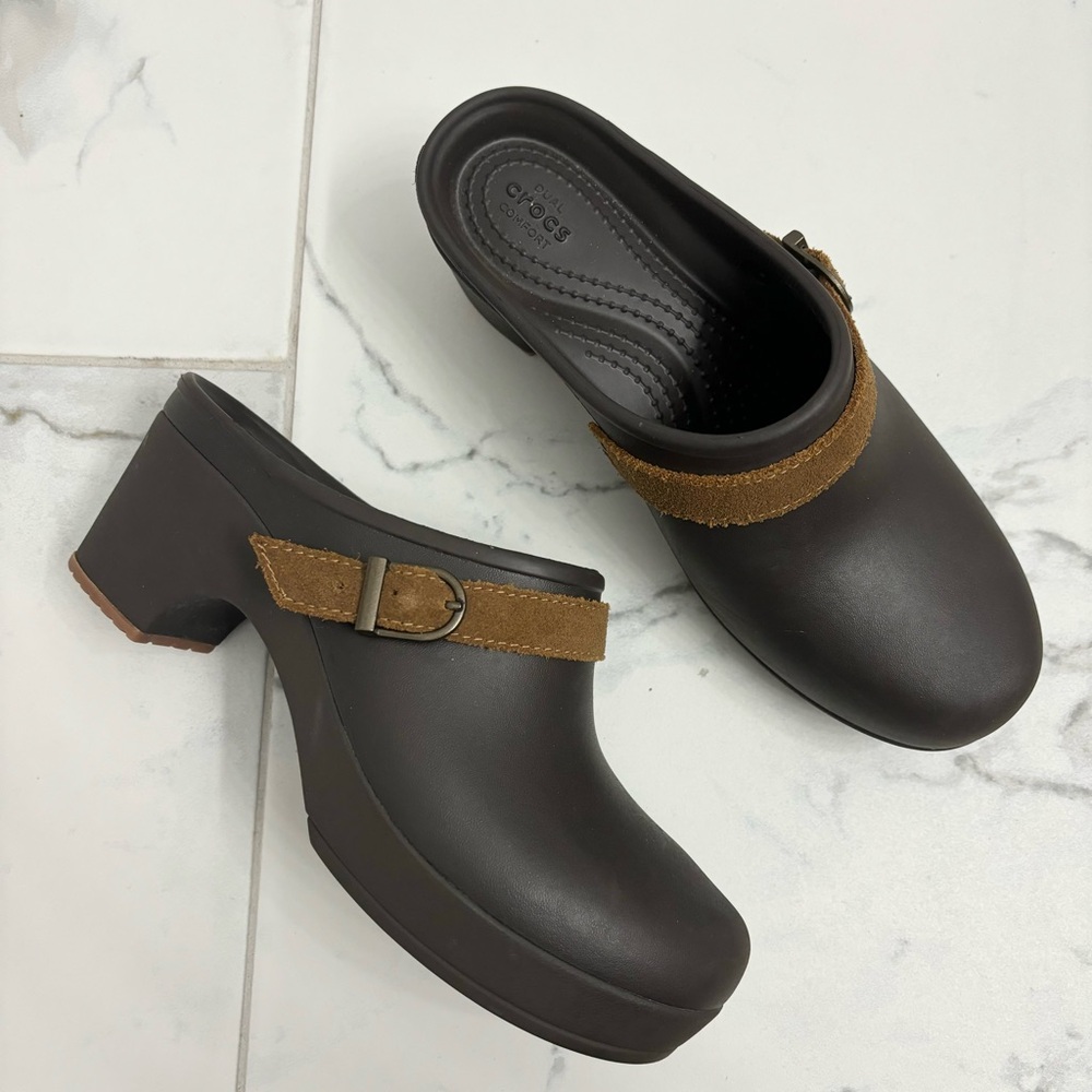 Crocs Sarah Clogs Women’s 7 Brown Heeled Rubber Closed Toe Shoes